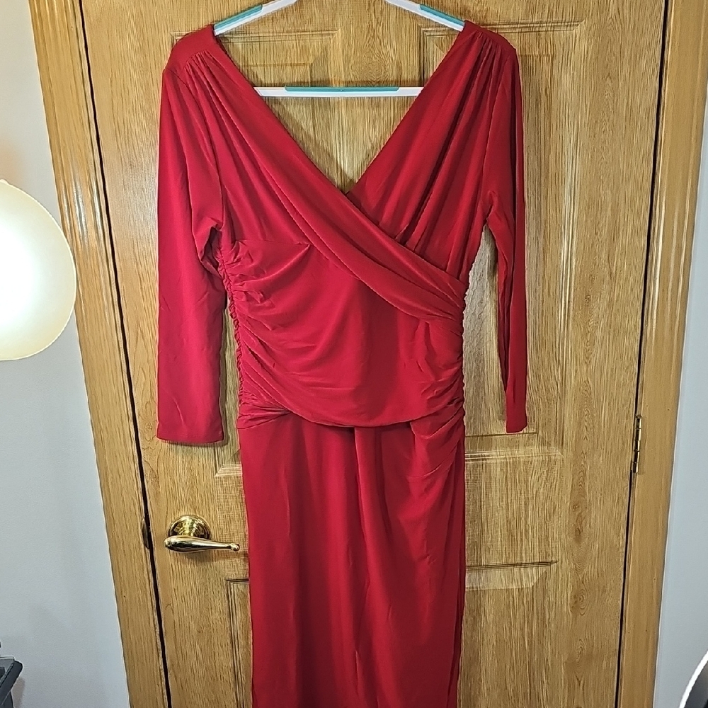Carmen Marc Valvo Vibrant Red Long Sleeve Dress
